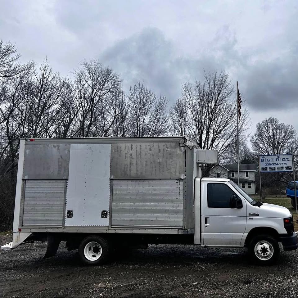 2010 Ford E-Series's photo
